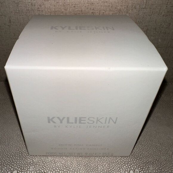 KYLIE COSMETICS/ Kylie Skin Snow Pine Candle-9oz Vegan Soy Wax,55-Hour B… - Picture 6 of 16